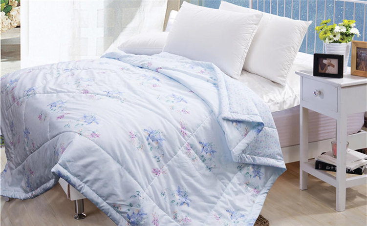 不要總送小(xiǎo)樣,大(dà)氣的化妝品贈品才能拉動銷售 不要總送小(xiǎo)樣,大(dà)氣的化妝品贈品才能拉動銷售