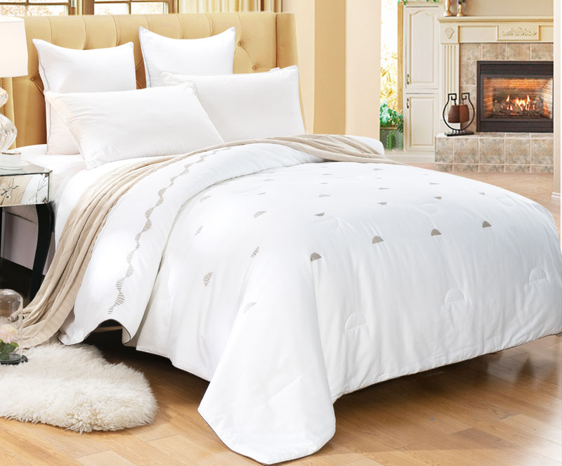 FN-B436 刺繡竹麻蠶絲被 FN-B436 刺繡竹麻蠶絲被