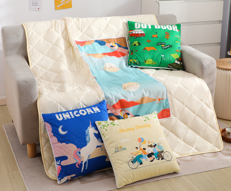 FN-R7015 臻絨數(shù)碼彩印抱枕被 FN-R7015 臻絨數(shù)碼彩印抱枕被